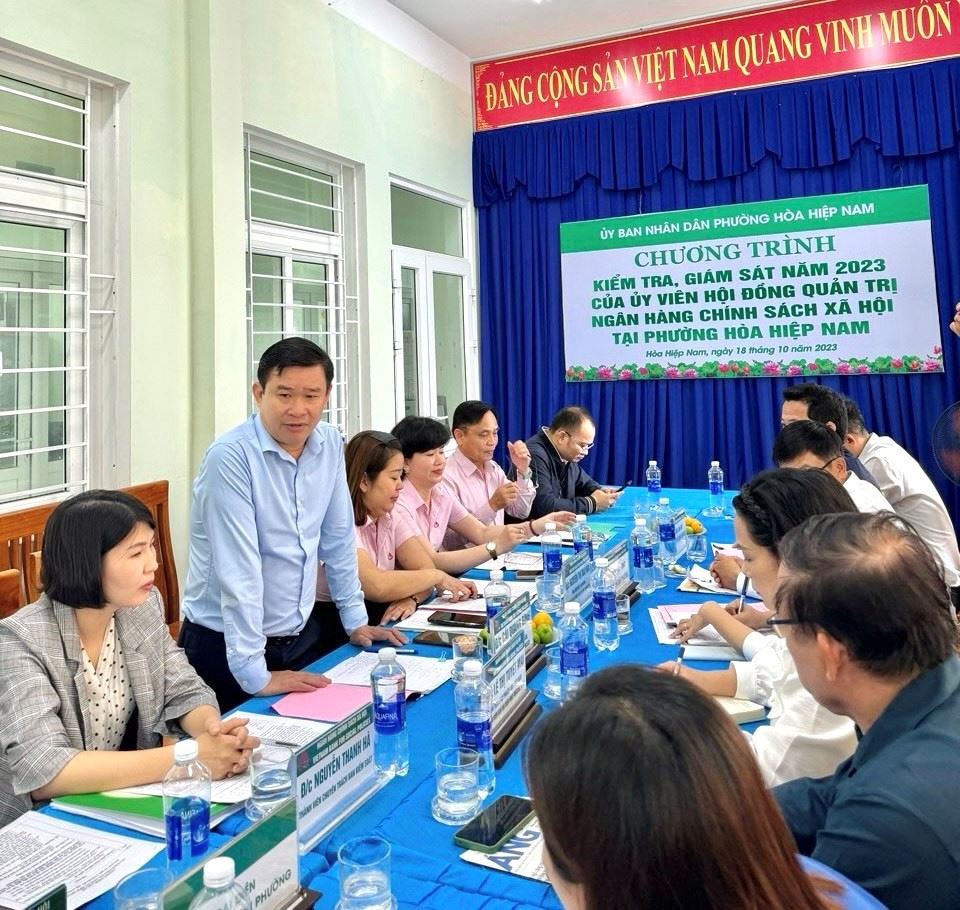 Đoàn công tác của Hội đồng quản trị Ngân hàng Chính sách xã hội kiểm tra, giám sát tại phường Hòa Hiệp Nam