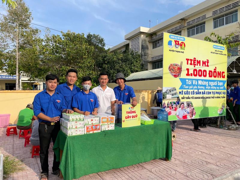 Tiệm mì 1.000 đồng hỗ trợ người khó khăn
