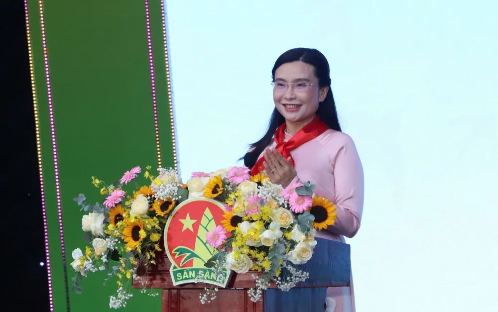 Tôn vinh 80 Cánh én hồng cống hiến bền bỉ vì thế hệ măng non