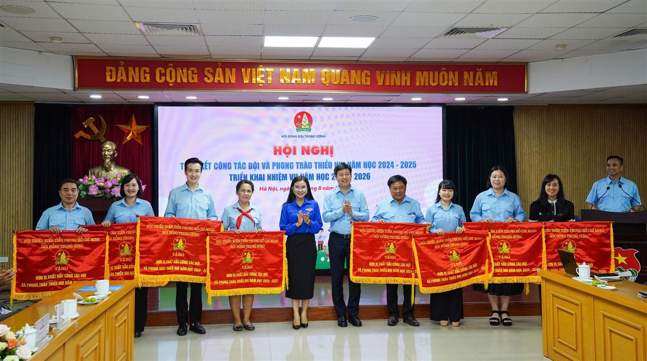 Tổng kết công tác Đội và phong trào thiếu nhi năm học 2024 - 2025 và triển khai nhiệm vụ năm học 2025 - 2026