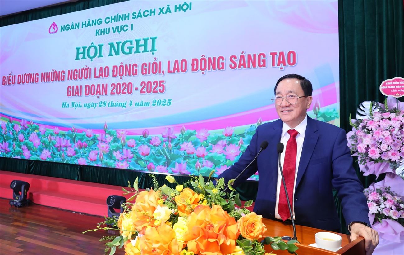 MỖI CÁN BỘ TẠI TRỤ SỞ CHÍNH PHẢI LÀ TIÊU BIỂU, XUẤT SẮC NHẤT 