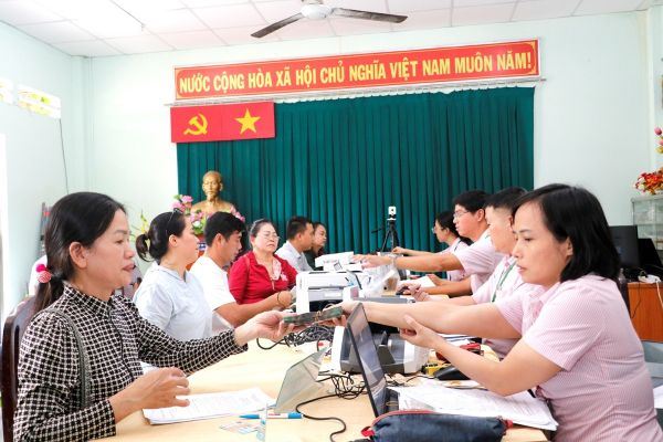 Xây dựng niềm tin bằng chính sách an sinh