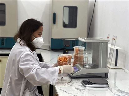 Thành tỷ phú nhờ học lỏm nông dân