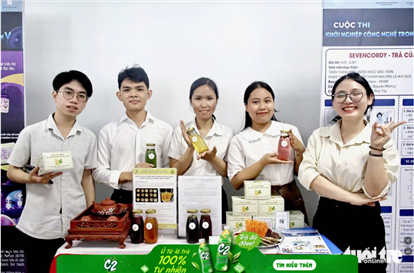 Sinh viên khởi nghiệp dùng AI để… bán trà, dạy lịch sử, ngăn lừa đảo online
