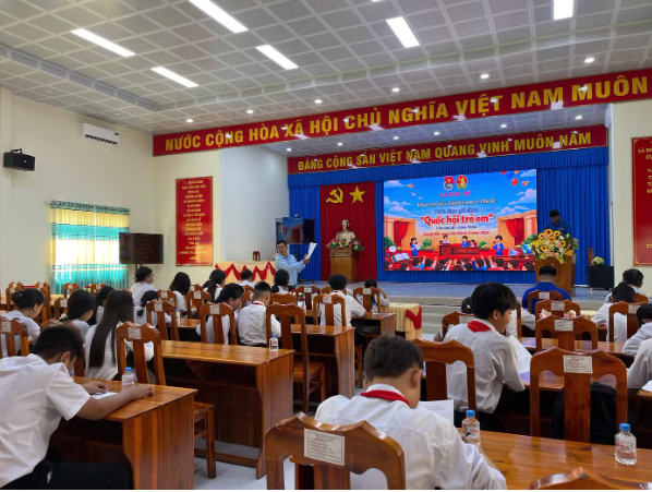 Lấy ý kiến trẻ em về chủ đề phiên họp giả định Quốc hội trẻ em lần thứ III