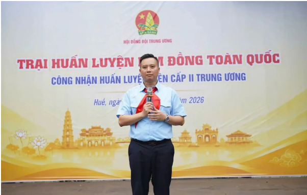 Hình ảnh thiếu nhi trình diễn phản cảm không phải là nghi thức Đội