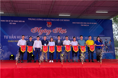 NGÀY HỘI TƯ VẤN HƯỚNG NGHIỆP - GIỚI THIỆU VIỆC LÀM 2022 TẠI CON CUÔNG - NGHỆ AN