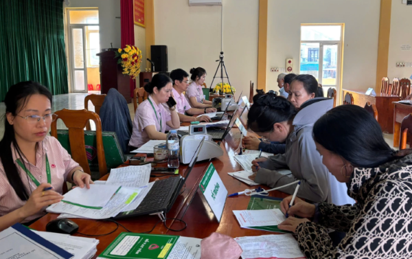 Cầu nối đưa vốn chính sách đến người dân