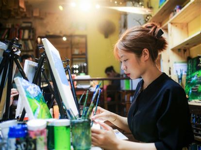 Người trẻ bật cảm hứng sáng tạo thủ công giữa thời đại số
