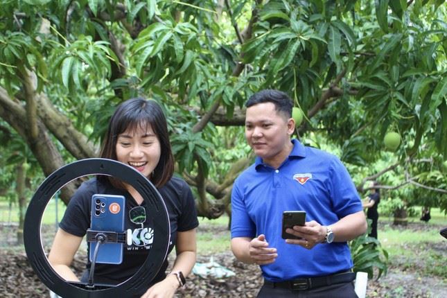 Đưa KOL, KOC trải nghiệm, quảng bá nông sản vùng miền