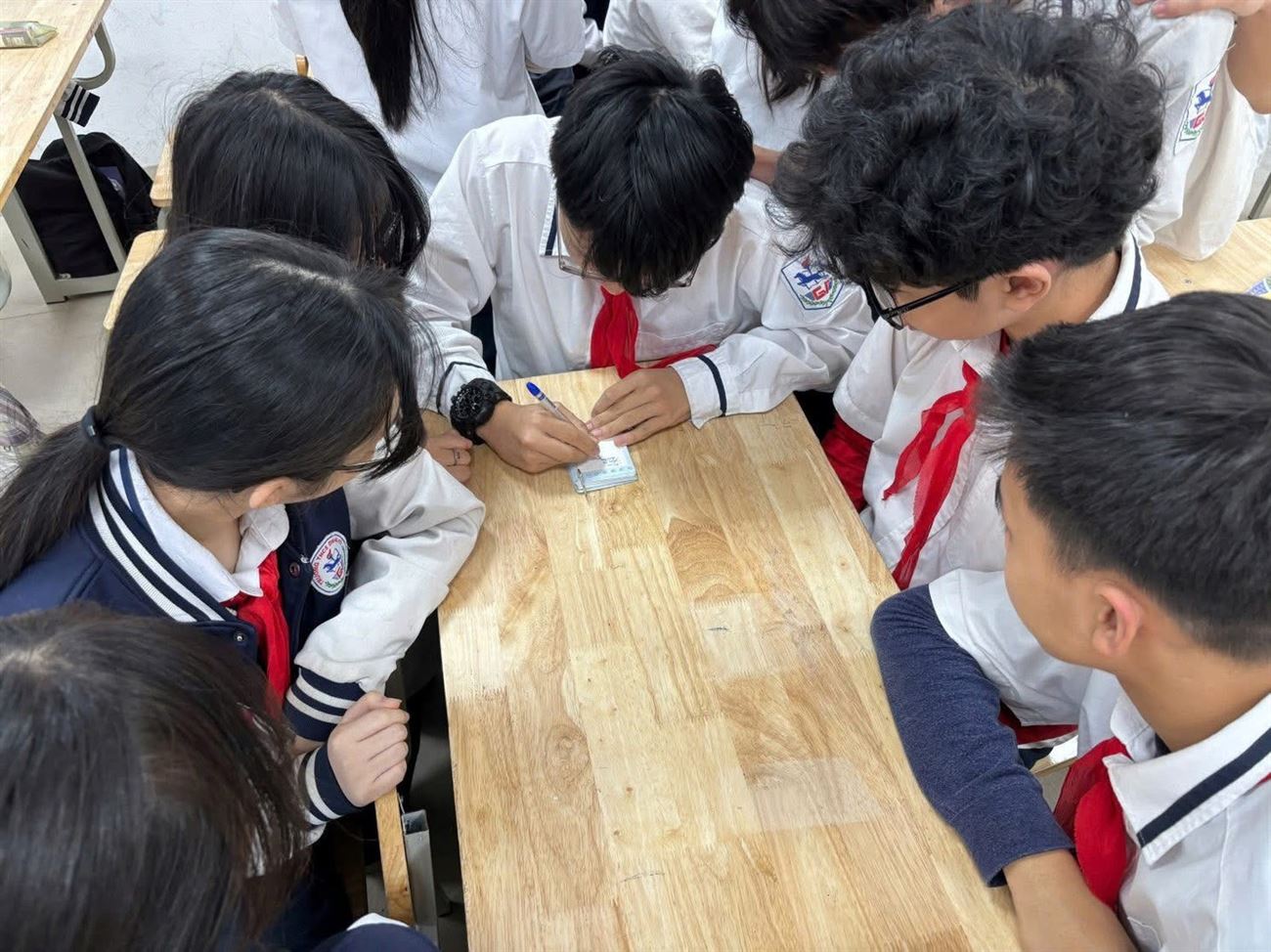 Chặn bạo lực tuổi teen: Ủng hộ xử lý nghiêm hành vi vi phạm