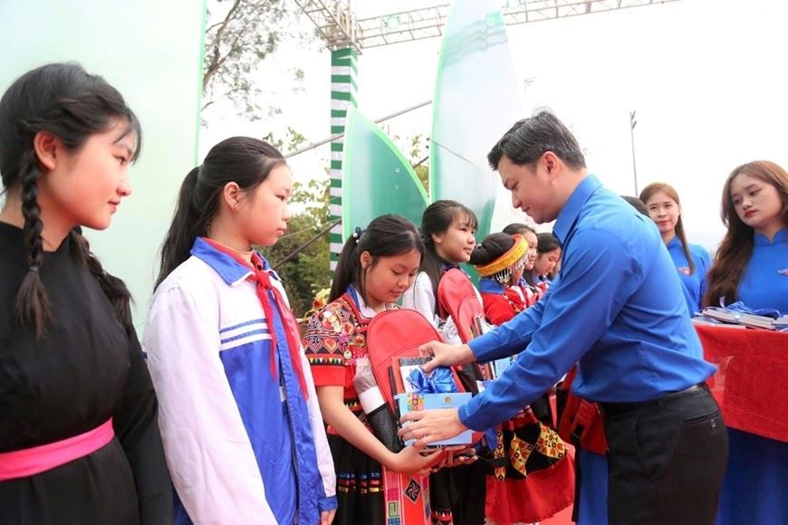 Trung ương Đoàn hỗ trợ thanh thiếu nhi và người dân dịp Tết Nguyên đán năm 2026