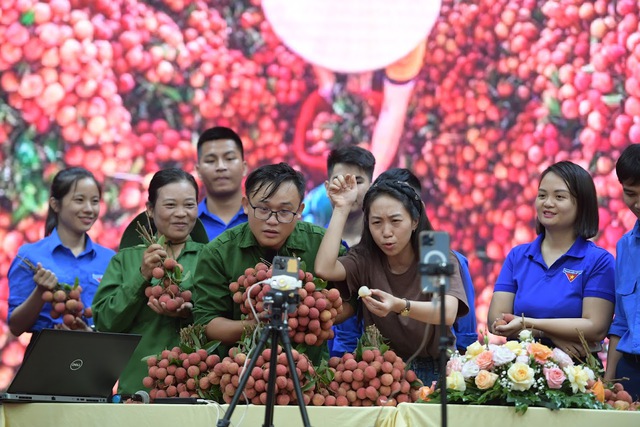Giúp thanh niên bán sản phẩm OCOP trên nền tảng TikTok - Ảnh 3.