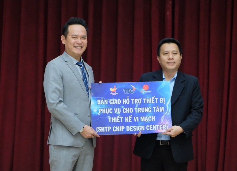 Hai doanh nghiệp hỗ trợ 2,6 tỉ đồng cho đào tạo về thiết kế vi mạch - ảnh 2