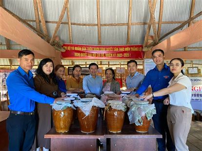 Trung tâm hỗ trợ thanh thiếu nhi Việt Nam tập huấn dạy nghề cho thanh niên