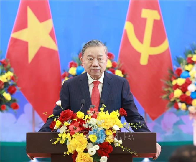 Bài viết của Tổng Bí thư Tô Lâm: VỮNG BƯỚC DƯỚI CỜ ĐẢNG