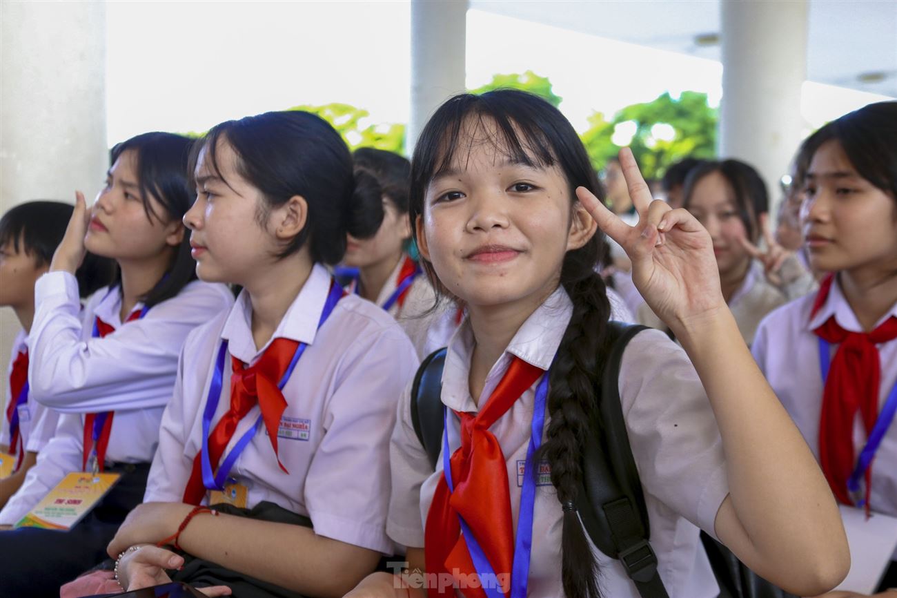 Thủ lĩnh khăn quàng đỏ tranh tài