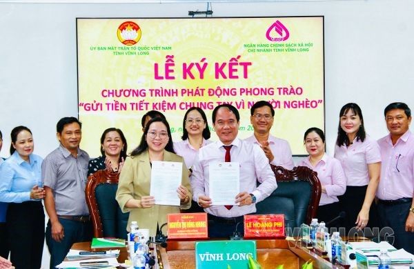 Ký kết chương trình phát động phong trào “Gửi tiền tiết kiệm chung tay vì người nghèo”