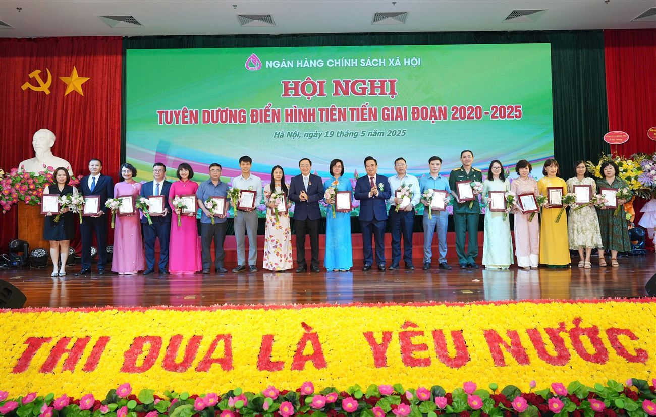 PHÁT HUY SỨC MẠNH VÀ KHẢ NĂNG SÁNG TẠO TỪNG CÁN BỘ GÓP PHẦN HOÀN THÀNH XUẤT SẮC NHIỆM VỤ CHÍNH TRỊ