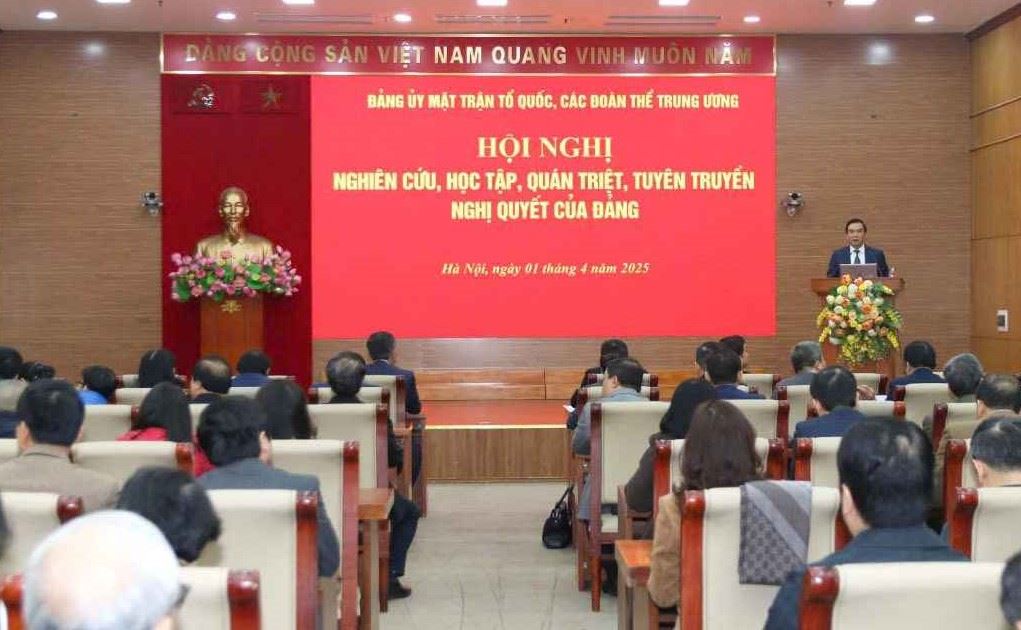 Đẩy mạnh cải cách hành chính, chuyển đổi số trong các cơ quan, tổ chức hội