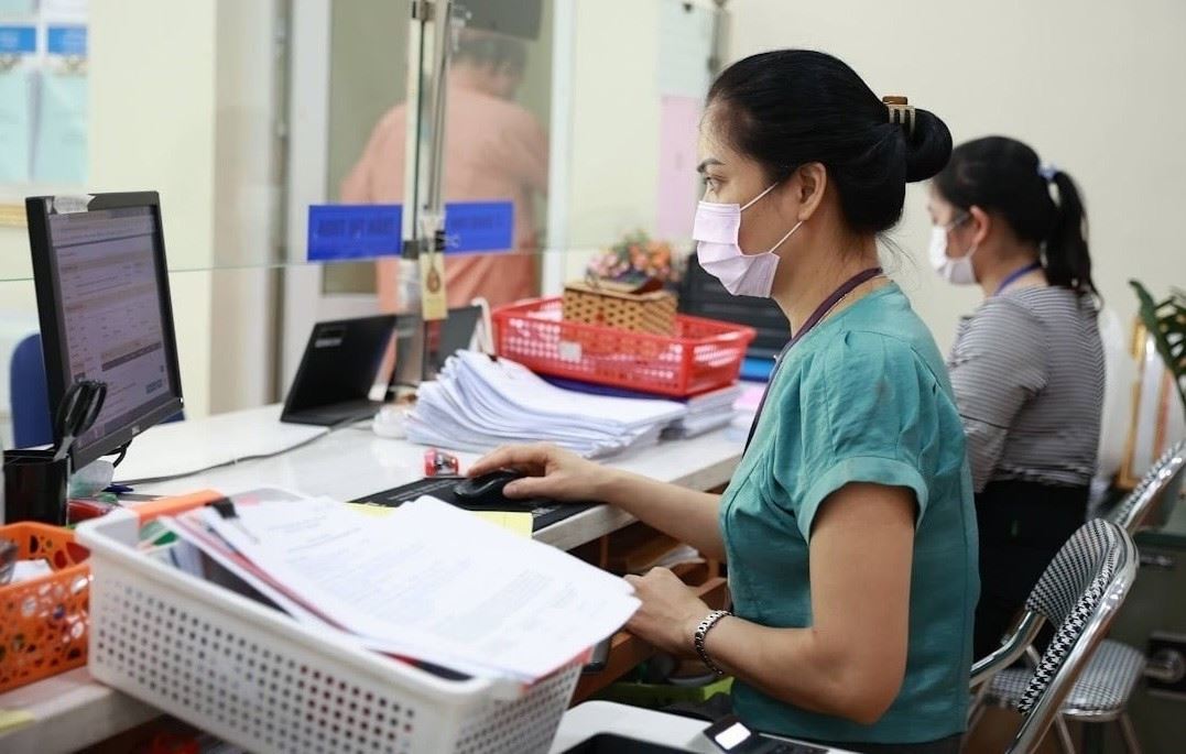 Bổ sung các quy định về tiền lương, phụ cấp trách nhiệm với cán bộ, công chức, viên chức