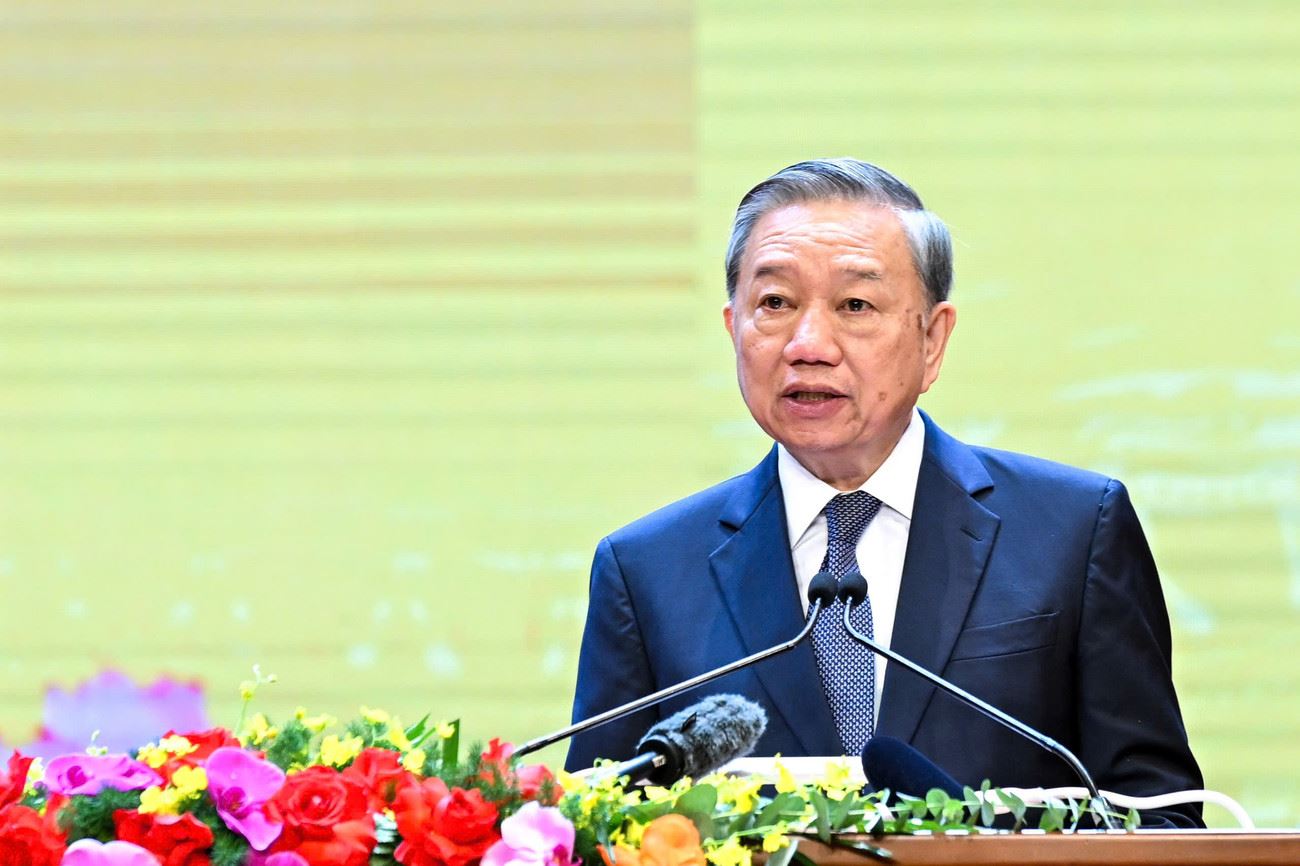 Tổng Bí thư: Máu đào và sự hy sinh của các anh hùng liệt sĩ đã tô thắm lá cờ cách mạng vẻ vang