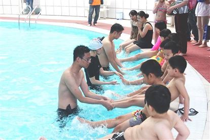 Dạy bơi cho trẻ em như thế nào là đúng cách, đúng phương pháp?