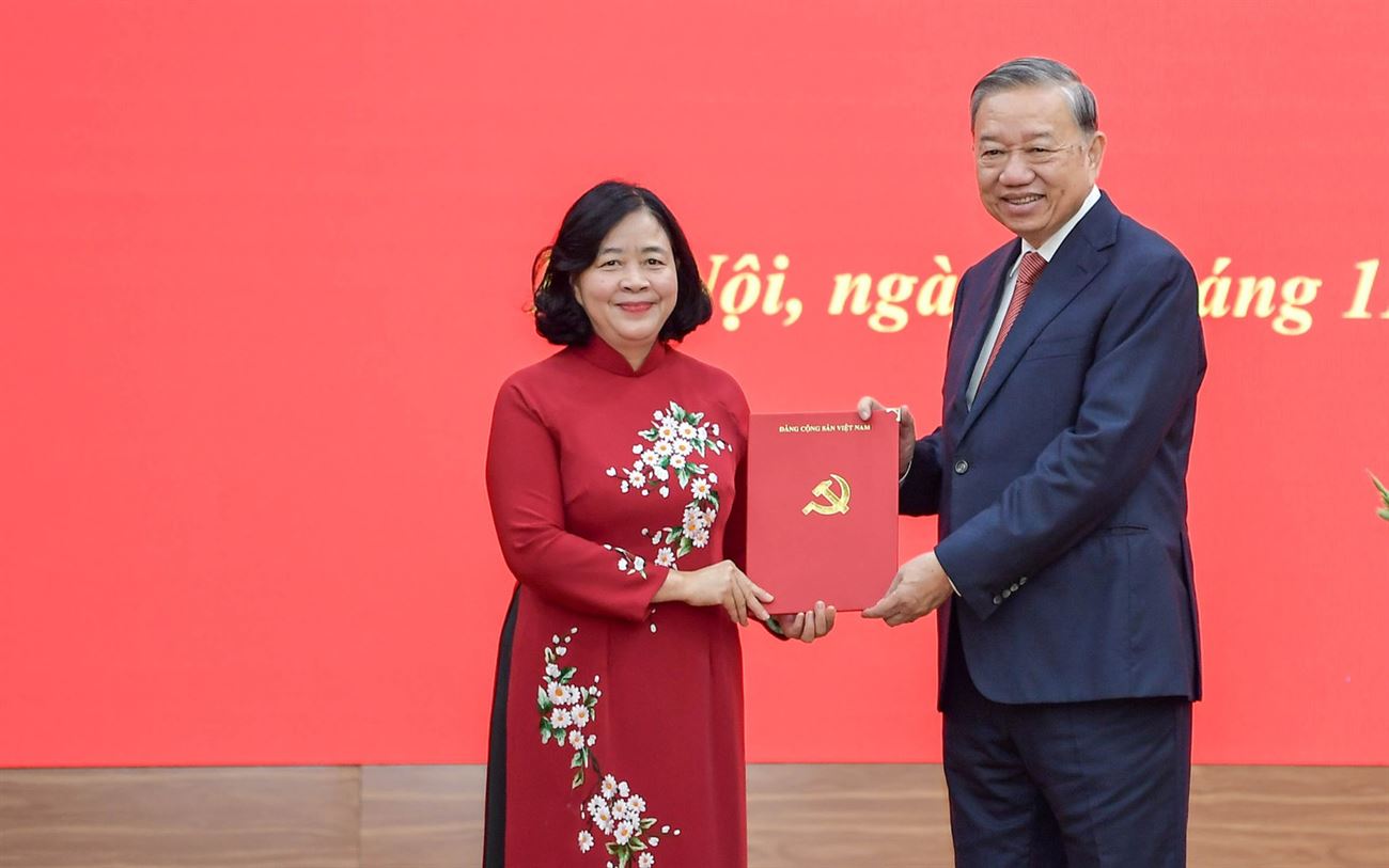 Bà Bùi Thị Minh Hoài làm Bí thư Đảng ủy Mặt trận Tổ quốc, các đoàn thể Trung ương