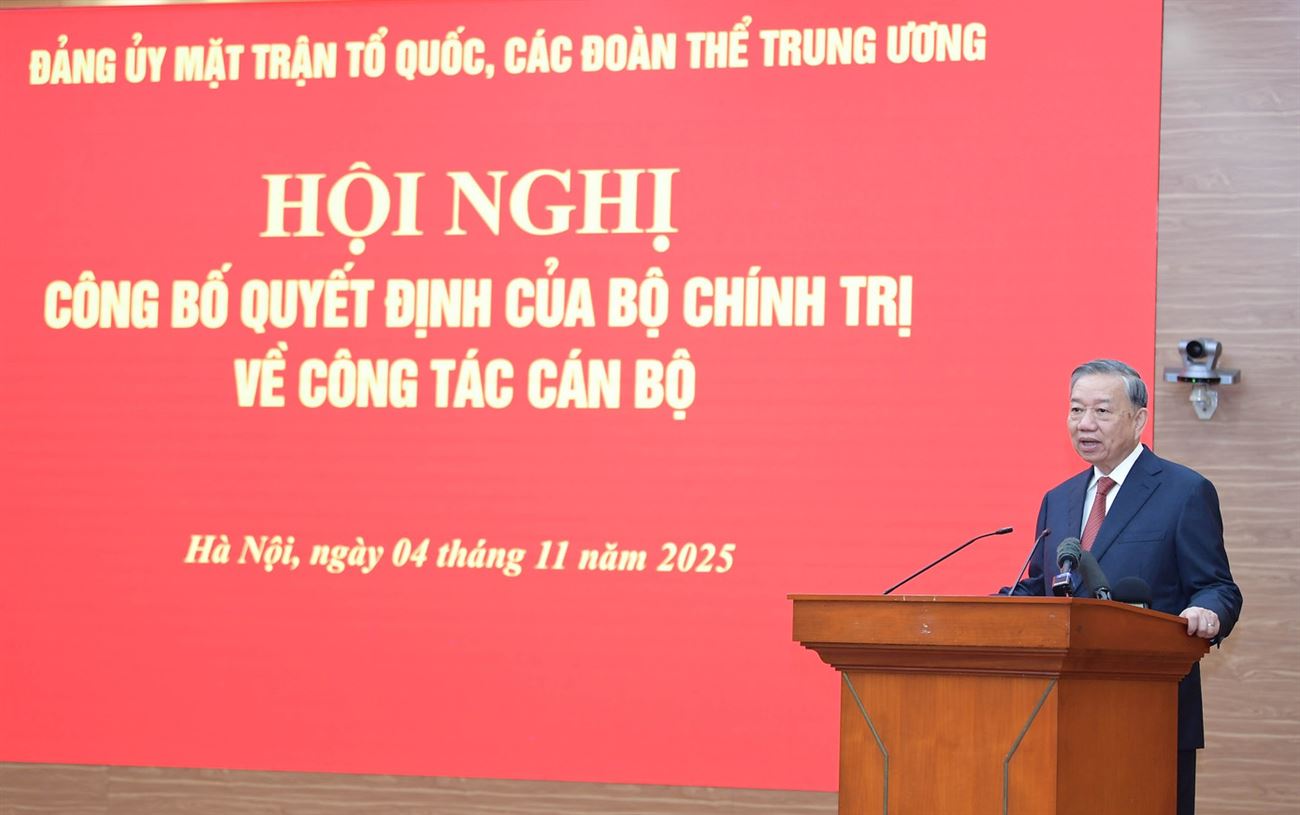 Báo cáo Trung ương giới thiệu để bầu bà Bùi Thị Minh Hoài làm Chủ tịch Ủy ban Trung ương Mặt trận Tổ quốc Việt Nam