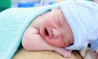 Khẩn trương rà soát, sửa đổi quy định về số con được sinh, có chính sách hỗ trợ khi sinh trước 35 tuổi