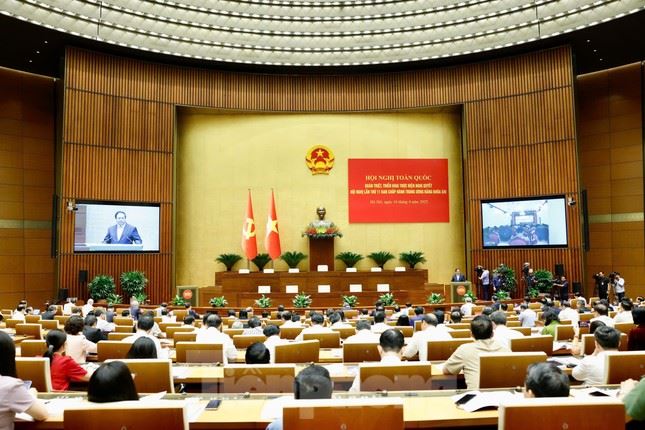 Thủ tướng: Chuyển đổi trạng thái từ thụ động sang chủ động phục vụ nhân dân