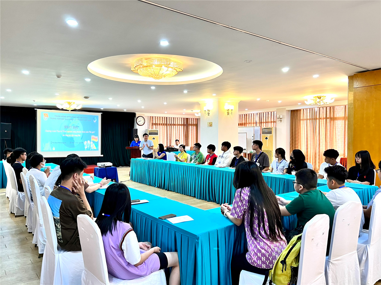 Trải nghiệm cùng thanh thiếu niên thế giới