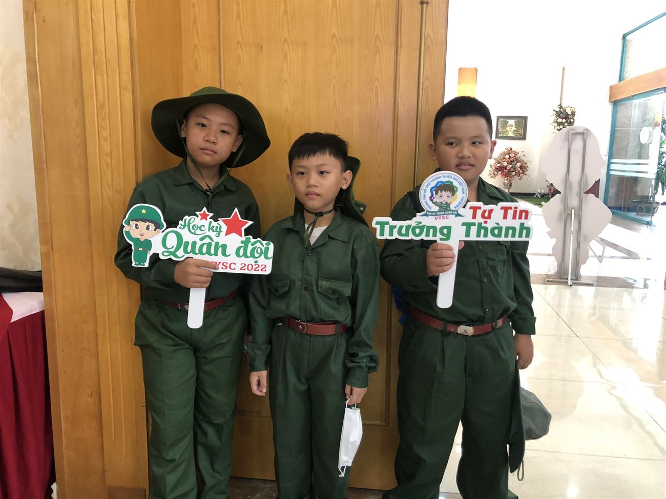 Hàng trăm thanh thiếu nhi hào hứng tham gia Học kỳ trong Quân đội