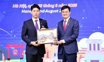 Bí thư thứ nhất Trung ương Đoàn tiếp Trưởng Ban Thanh niên Đảng Dân chủ tự do Nhật Bản
