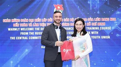 Bí thư Trung ương Đoàn báo cáo chuyên đề với Lớp bồi dưỡng cán bộ cấp cao của Liên bang Nga